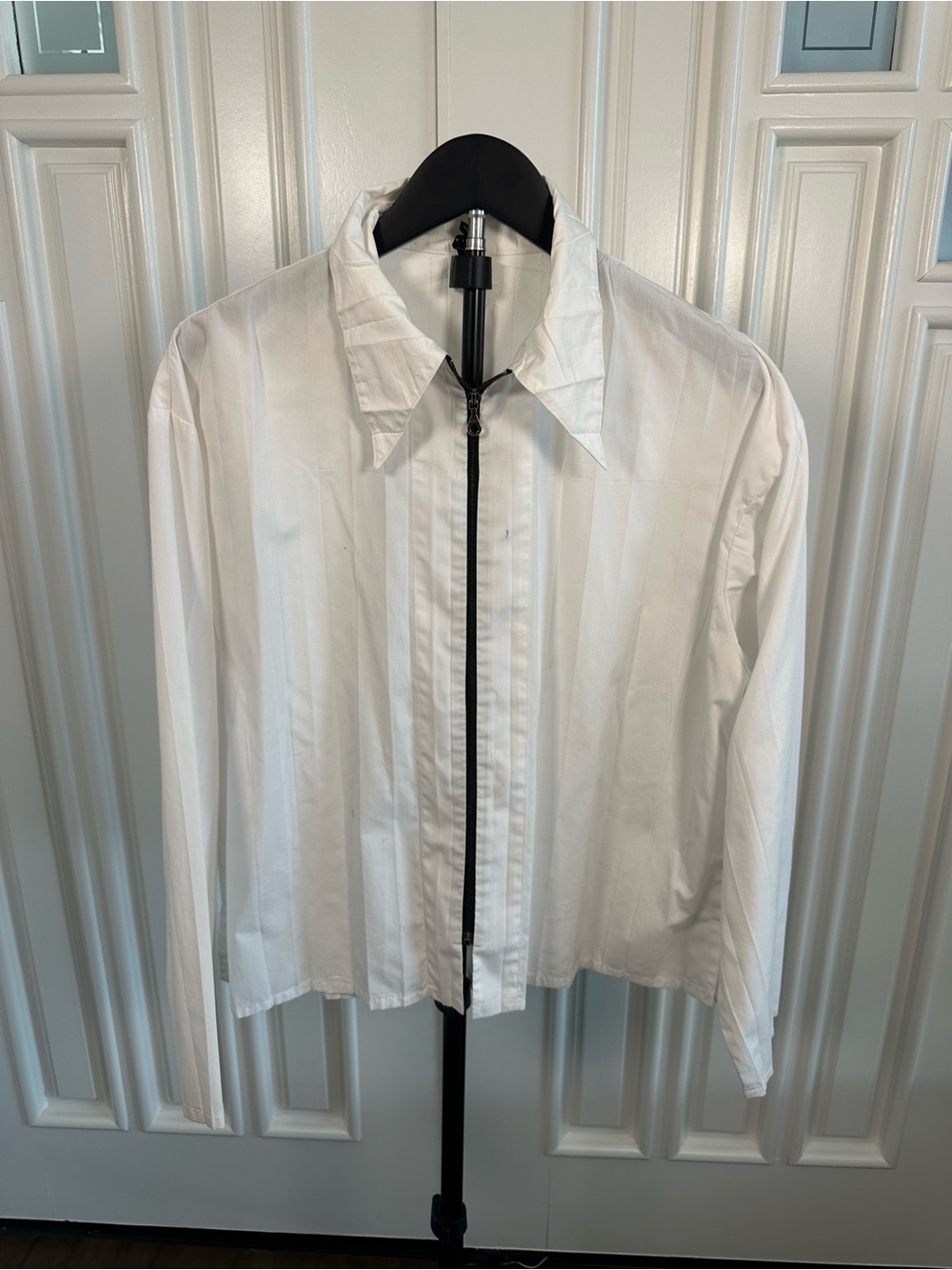 Babette women’s Lightweight White Zip Shirt Jacket